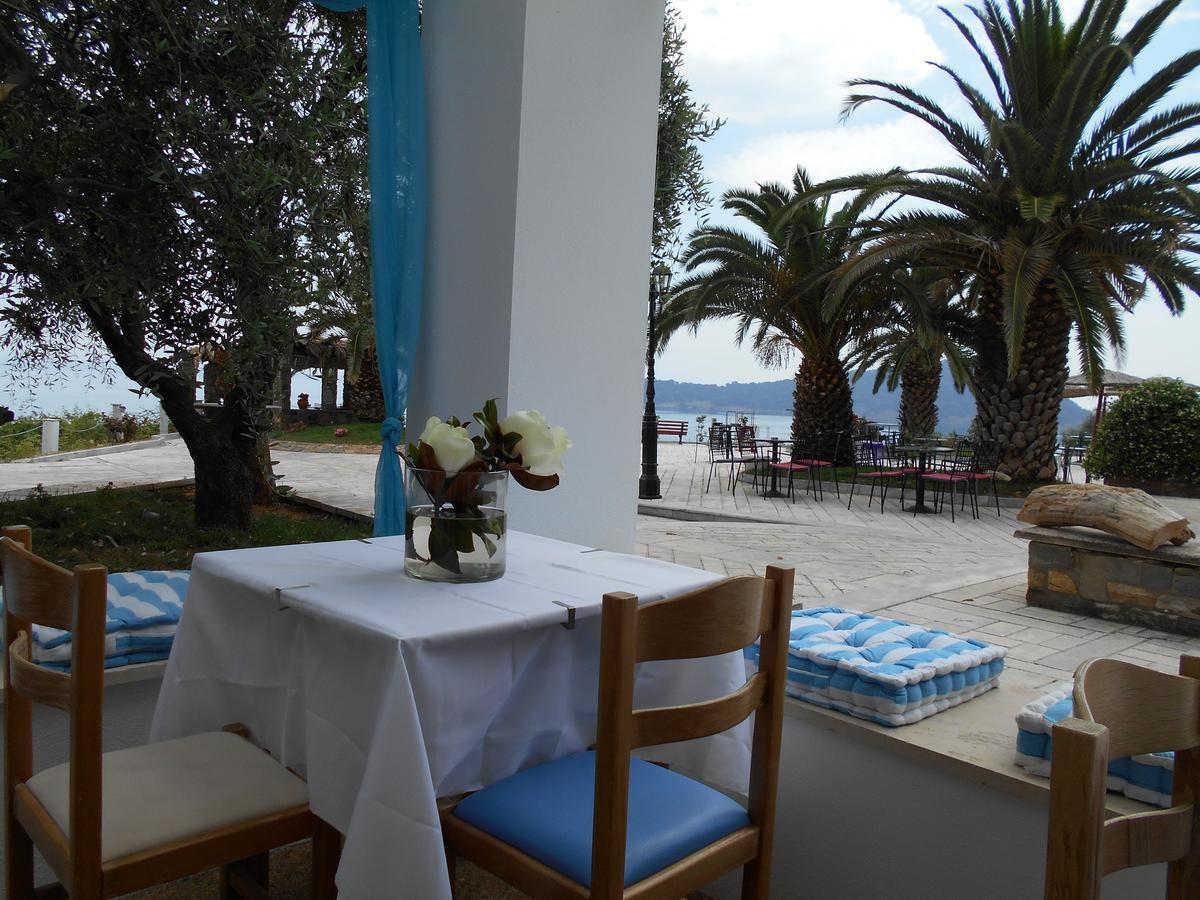 Kinira Beach Hotel ภายนอก รูปภาพ